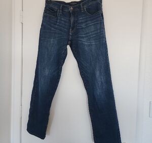 Lucky Brand Straight Indigo Mens Jeans Size 33x32 with Natural Fading